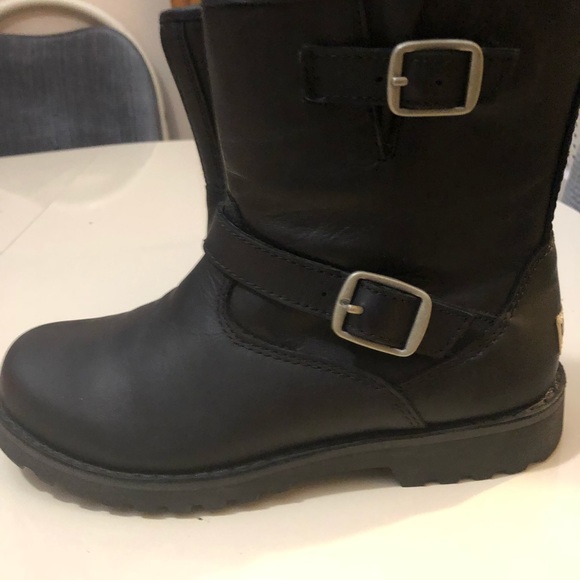 uggs boots size 2 for boys - Picture 4 of 4